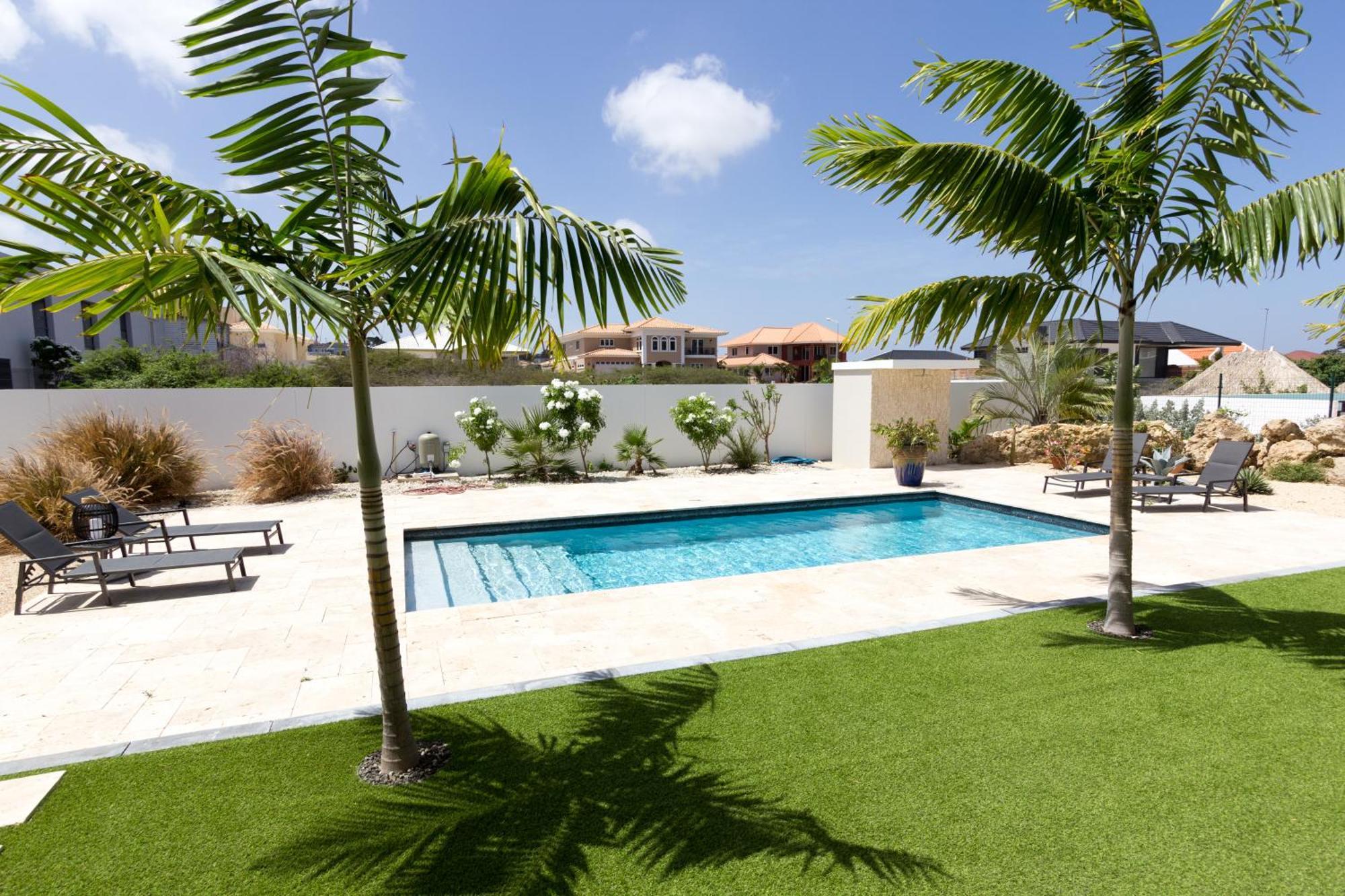 Goudhaen Luxury Private Apartments Jan Thiel Beach Exterior photo