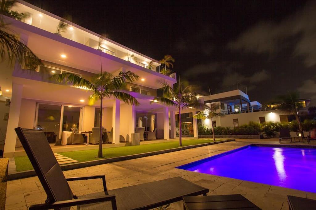 Goudhaen Luxury Private Apartments Jan Thiel Beach Exterior photo
