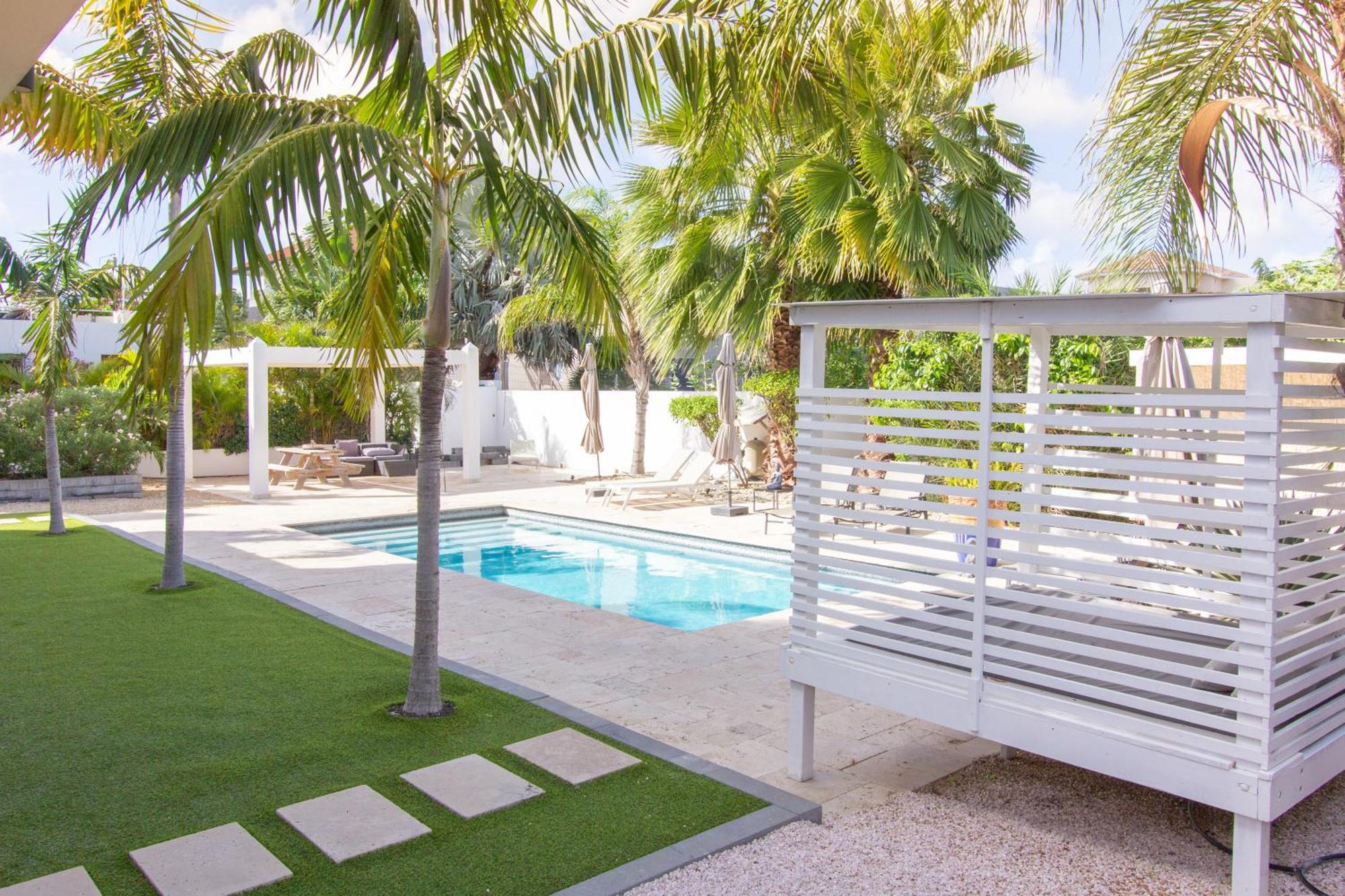 Goudhaen Luxury Private Apartments Jan Thiel Beach Exterior photo