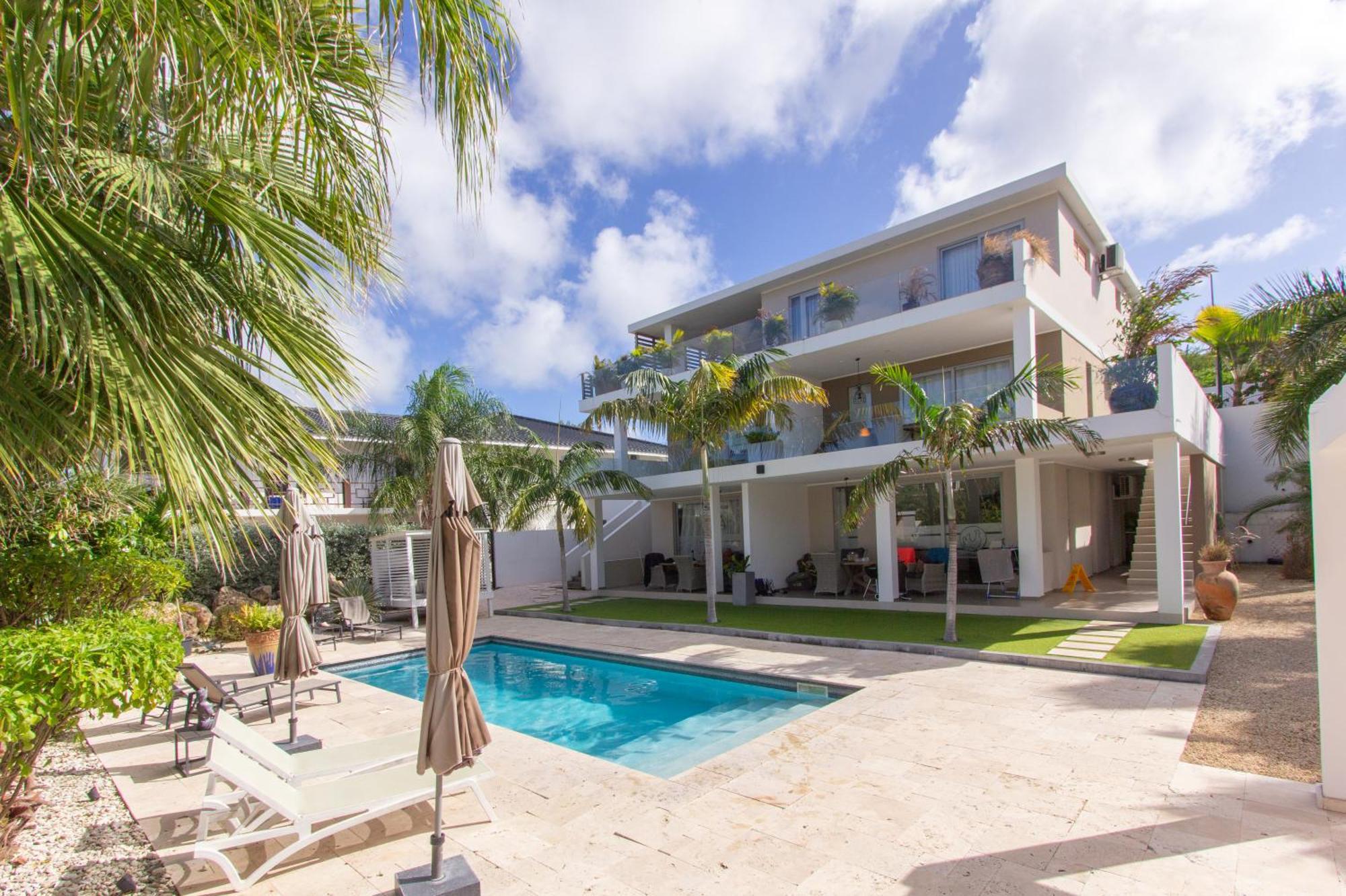 Goudhaen Luxury Private Apartments Jan Thiel Beach Exterior photo