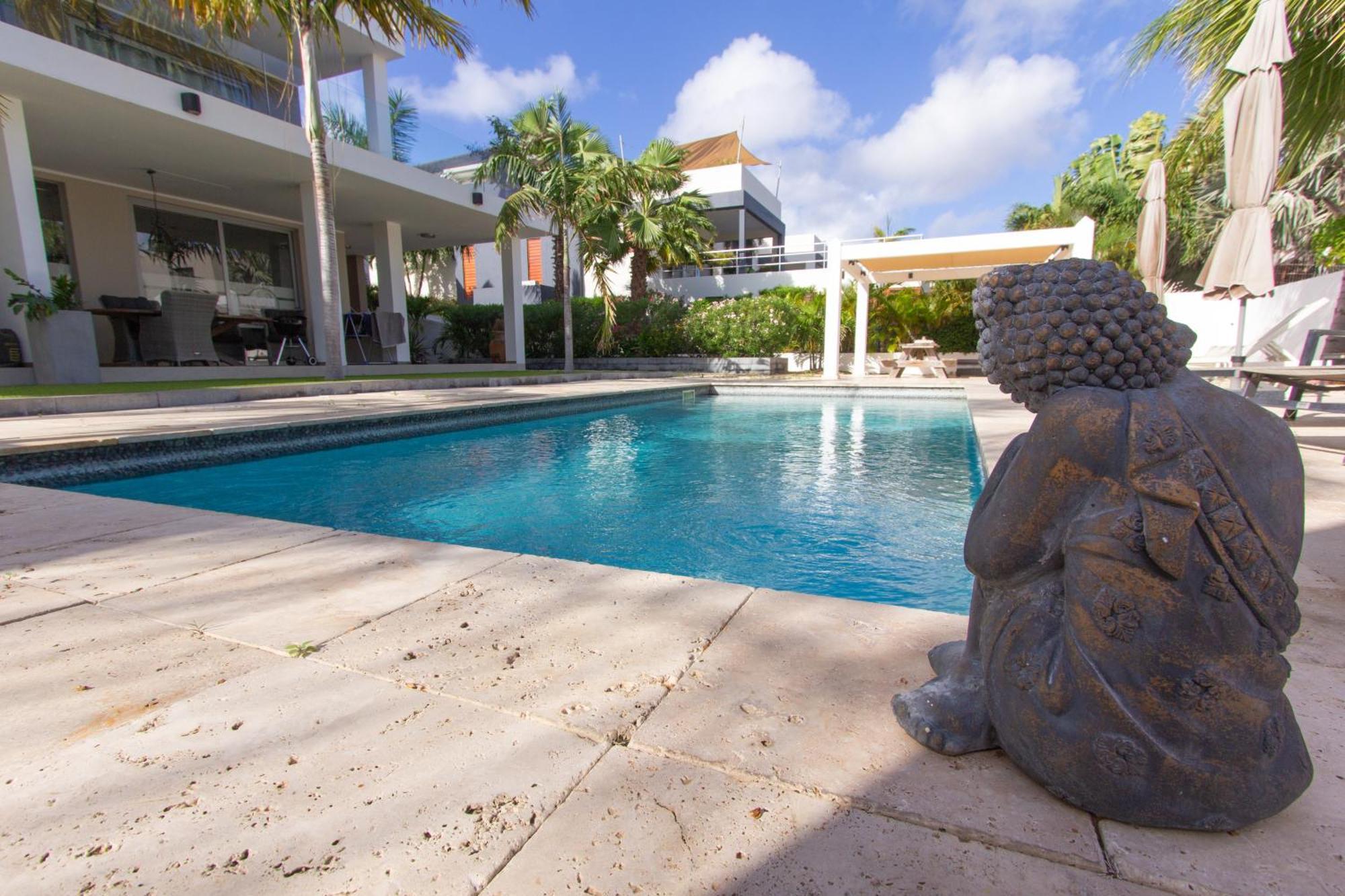 Goudhaen Luxury Private Apartments Jan Thiel Beach Exterior photo